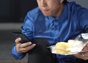 V3001040 ทำต วเหม อนประธานบร แต จร งๆแล วพ เป นแค คนข บรถ part2