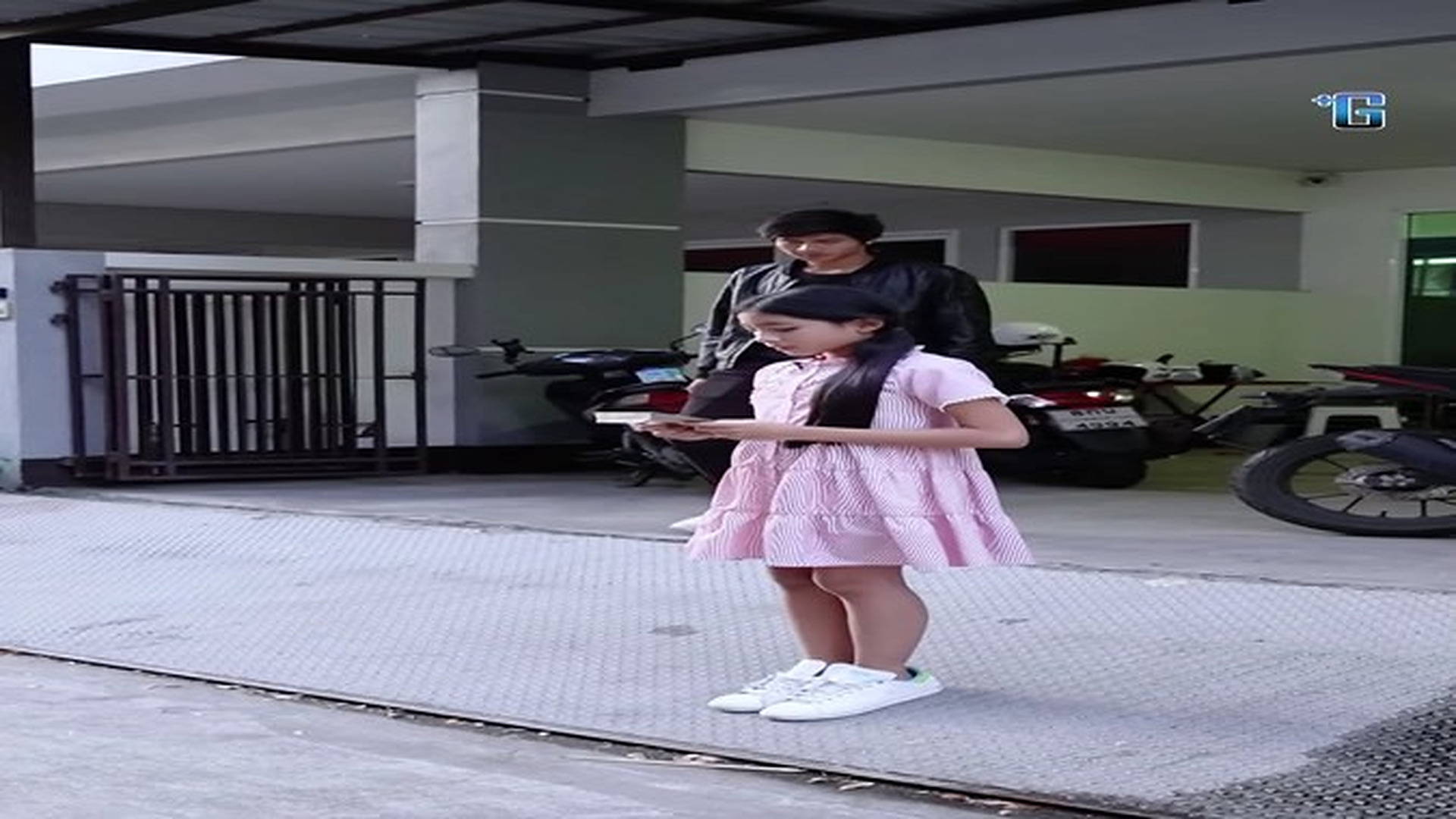 B2507043_ล กมาขอเง uไปร กษาแม พ อให แค 100_part2.mp4