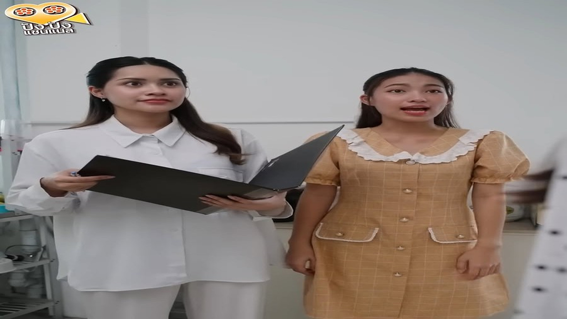 E280735 แม่ค้าแซนวิช..ที่ส่งตัวเองเรียนจนจบ !! (ละครสั้น) - ปัง ปัง แชนแนล.webm