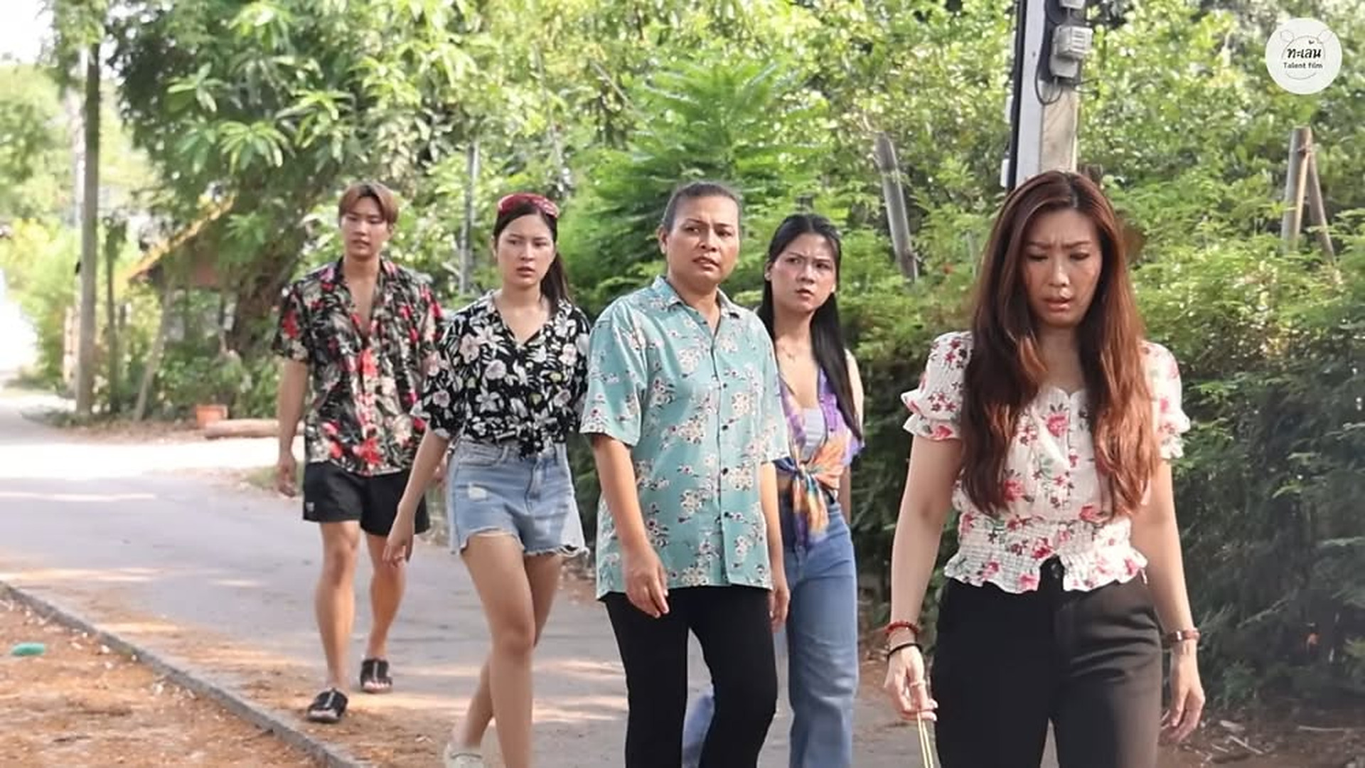 L270713 หนังสั้น : ประธานกลับบ้านวันสงกรานต์ ดันโดนเพื่อนตัวเองดูถูก.webm