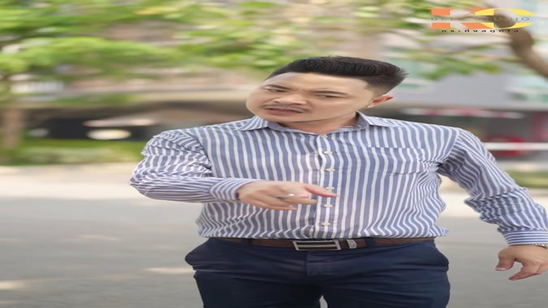 G0817007_แม่เป็นคนกวาดขยะแล้วไง จะอาชีพไหนก็มีเกียรติเหมือนกัน.mp4