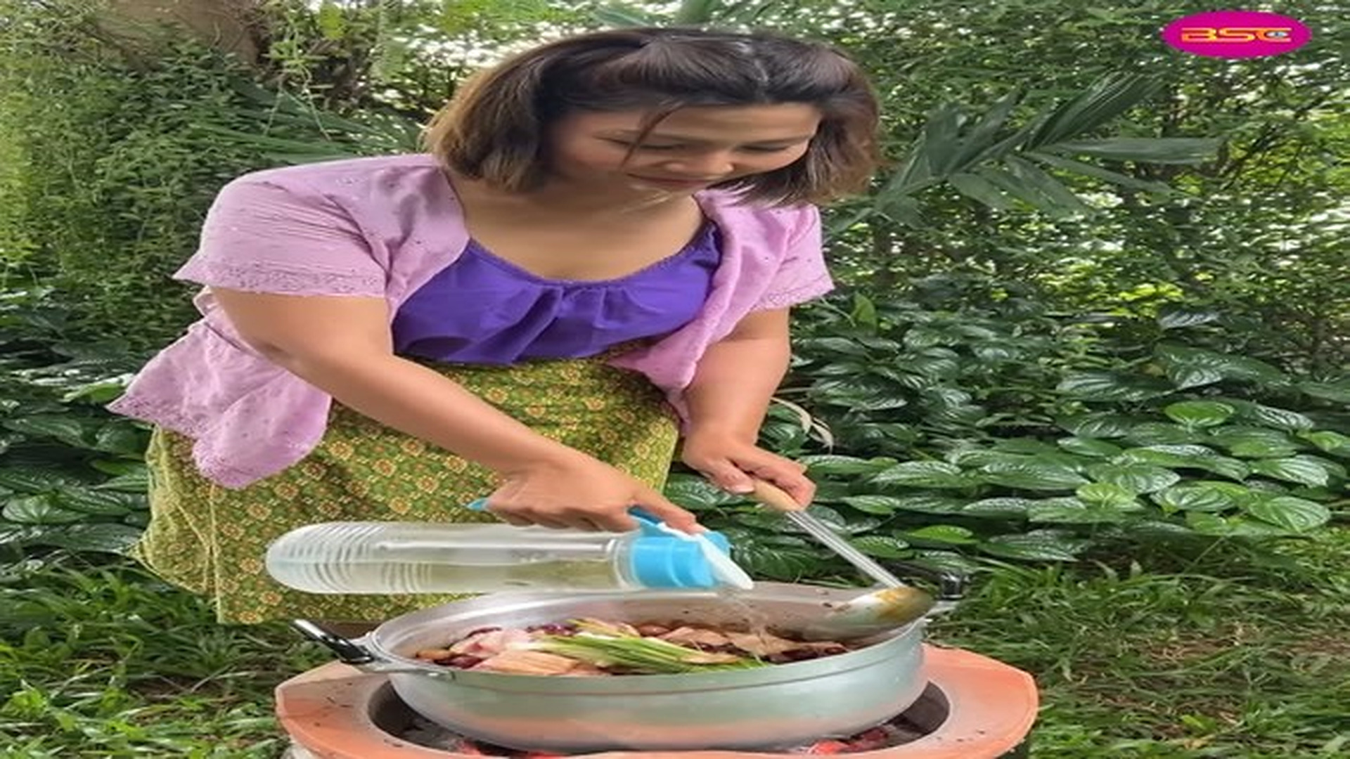 H0927012 Yummy Mini Grape Cooking with Country Style.mp4